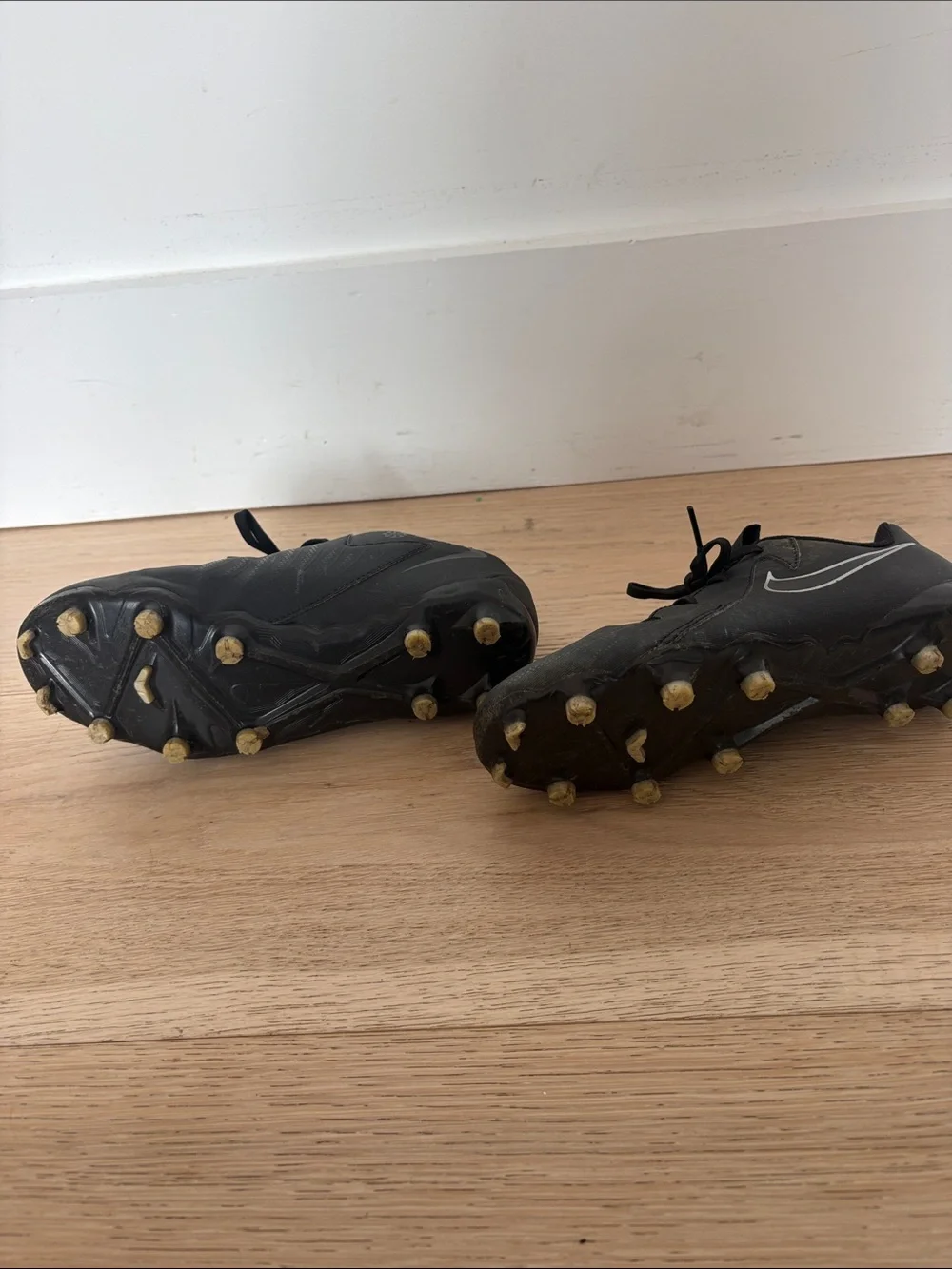 Boys Nike Black Soccer Cleats size 1